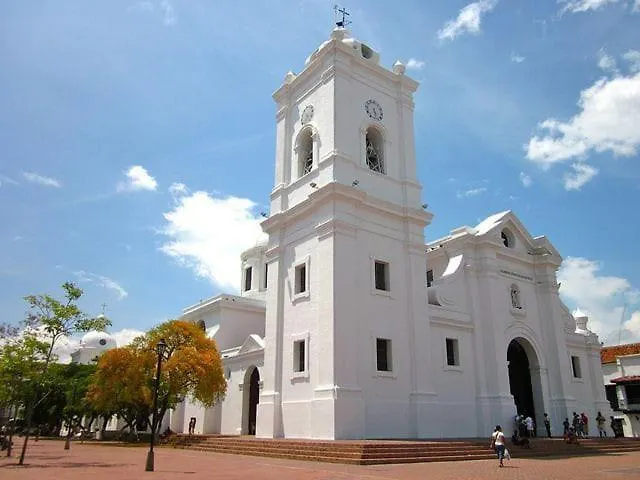 J.R Hotel Santa Marta