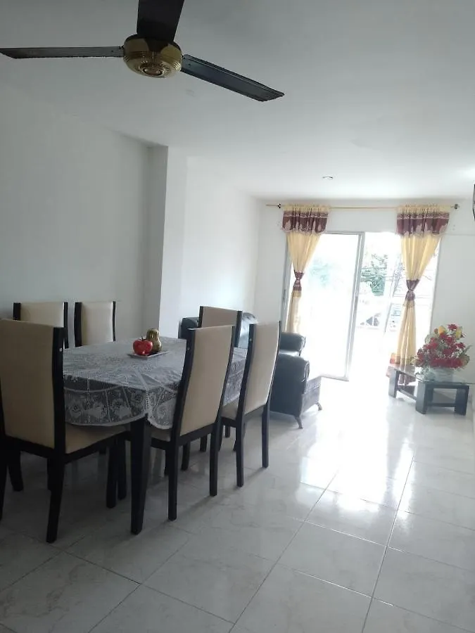 J.R Hotel Santa Marta
